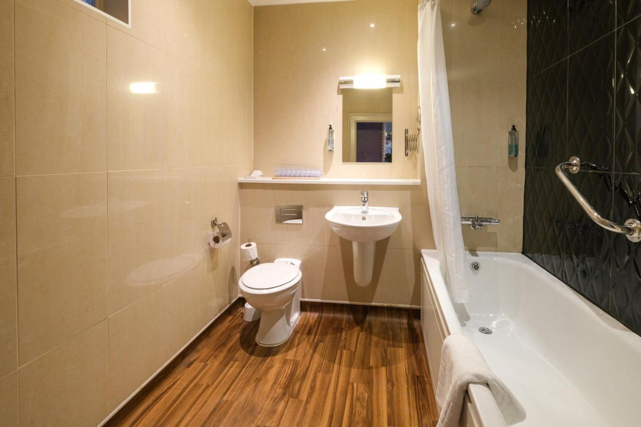 The Unicorn Hotel Wetherspoon Ripon Ngoại thất bức ảnh