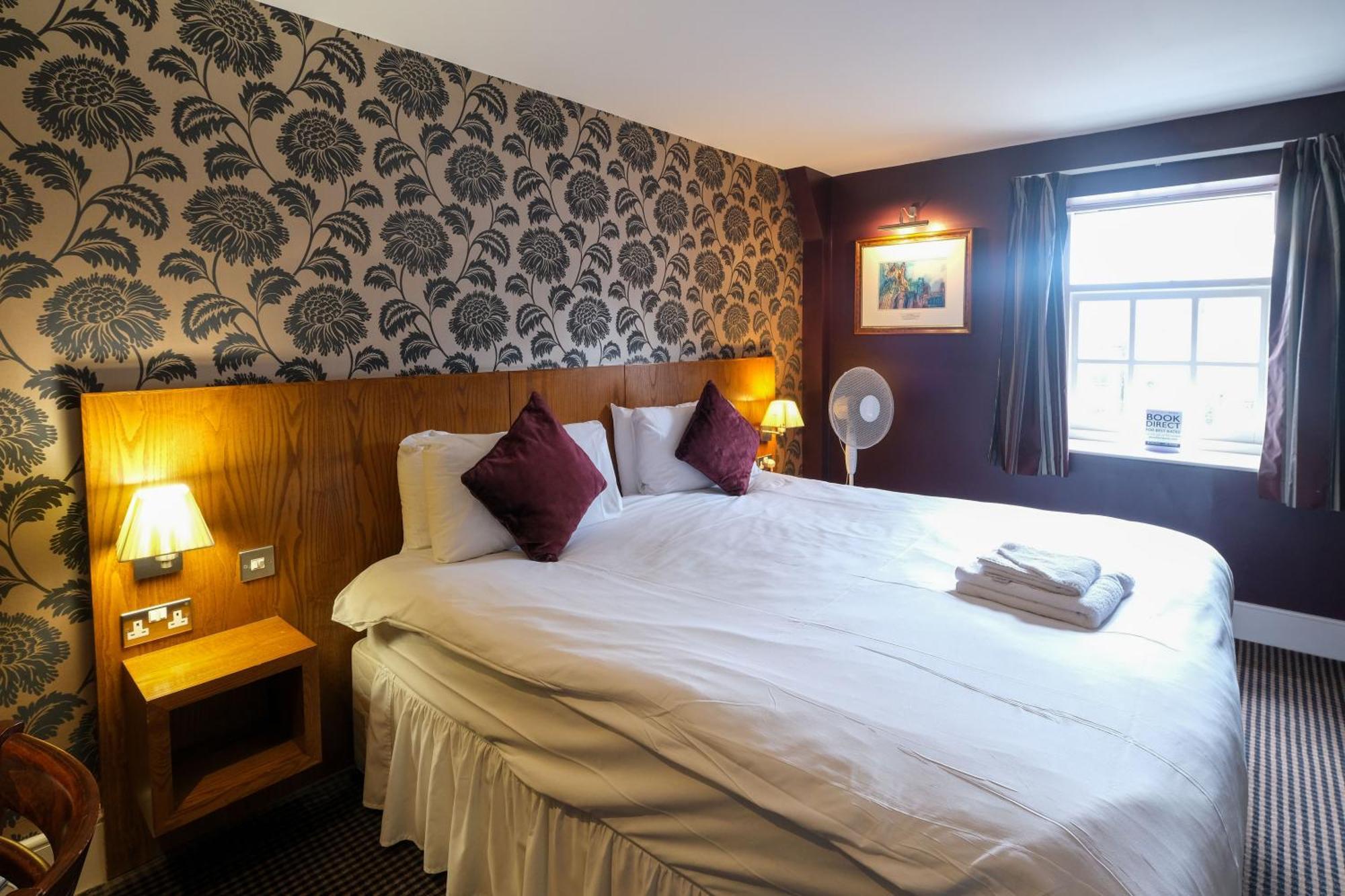 The Unicorn Hotel Wetherspoon Ripon Ngoại thất bức ảnh