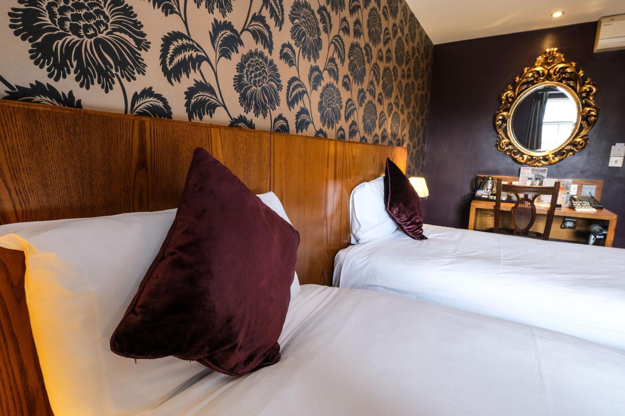 The Unicorn Hotel Wetherspoon Ripon Ngoại thất bức ảnh