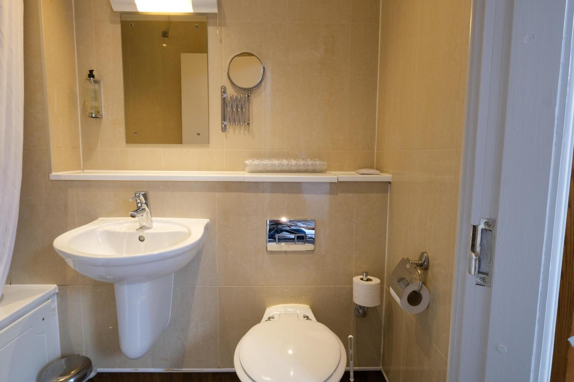The Unicorn Hotel Wetherspoon Ripon Ngoại thất bức ảnh
