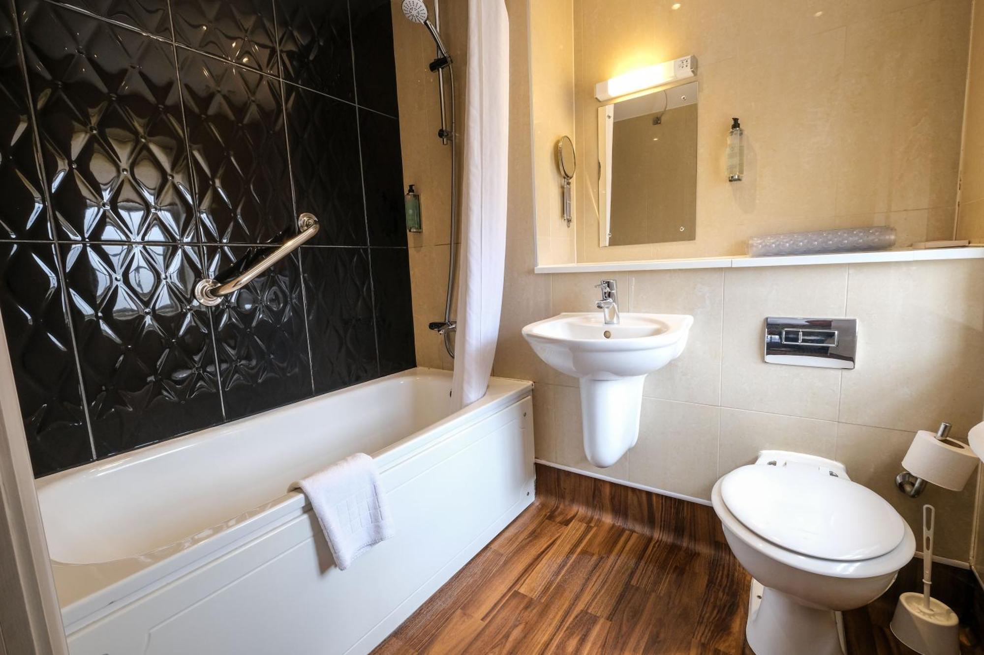 The Unicorn Hotel Wetherspoon Ripon Ngoại thất bức ảnh