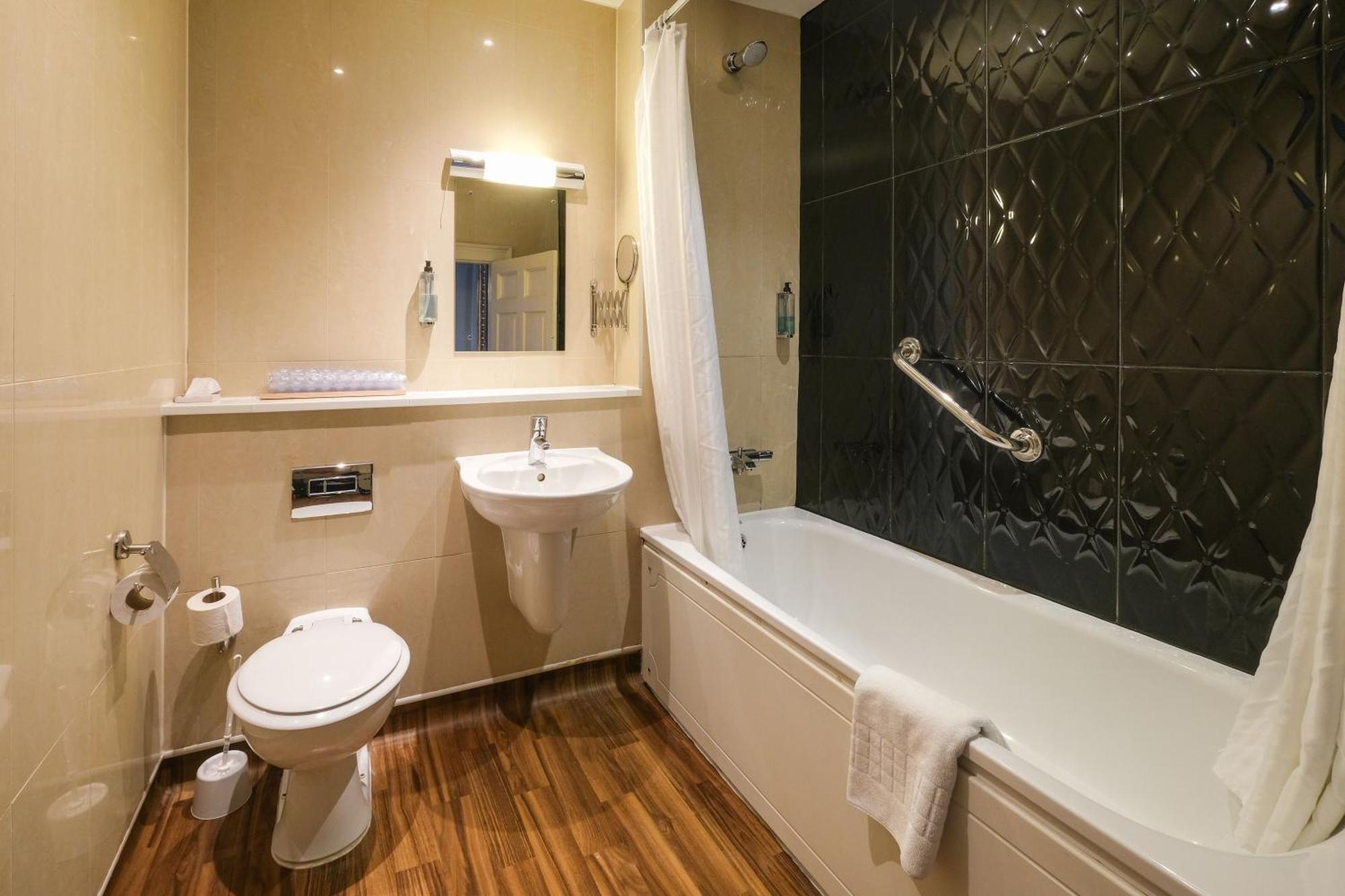 The Unicorn Hotel Wetherspoon Ripon Ngoại thất bức ảnh
